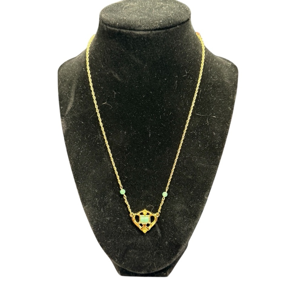 Avon Genuine Aventurine  Pendant Necklace size large NIB 1992 vintage
